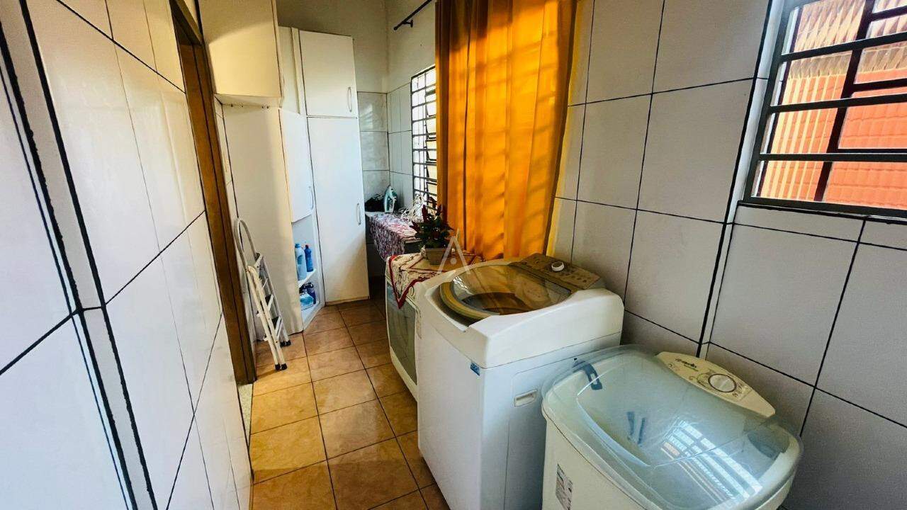 Casa Residencial para à venda no Bairro SAO CRISTOVAO em CASCAVEL: 