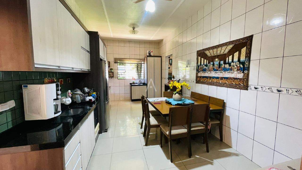 Casa Residencial para à venda no Bairro SAO CRISTOVAO em CASCAVEL: 