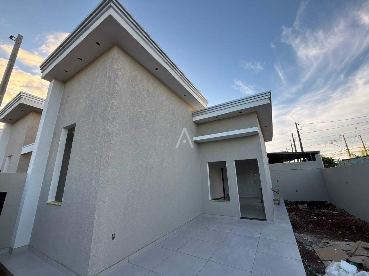 Casa Residencial para à venda no Bairro JARDIM COOPAGRO em TOLEDO: