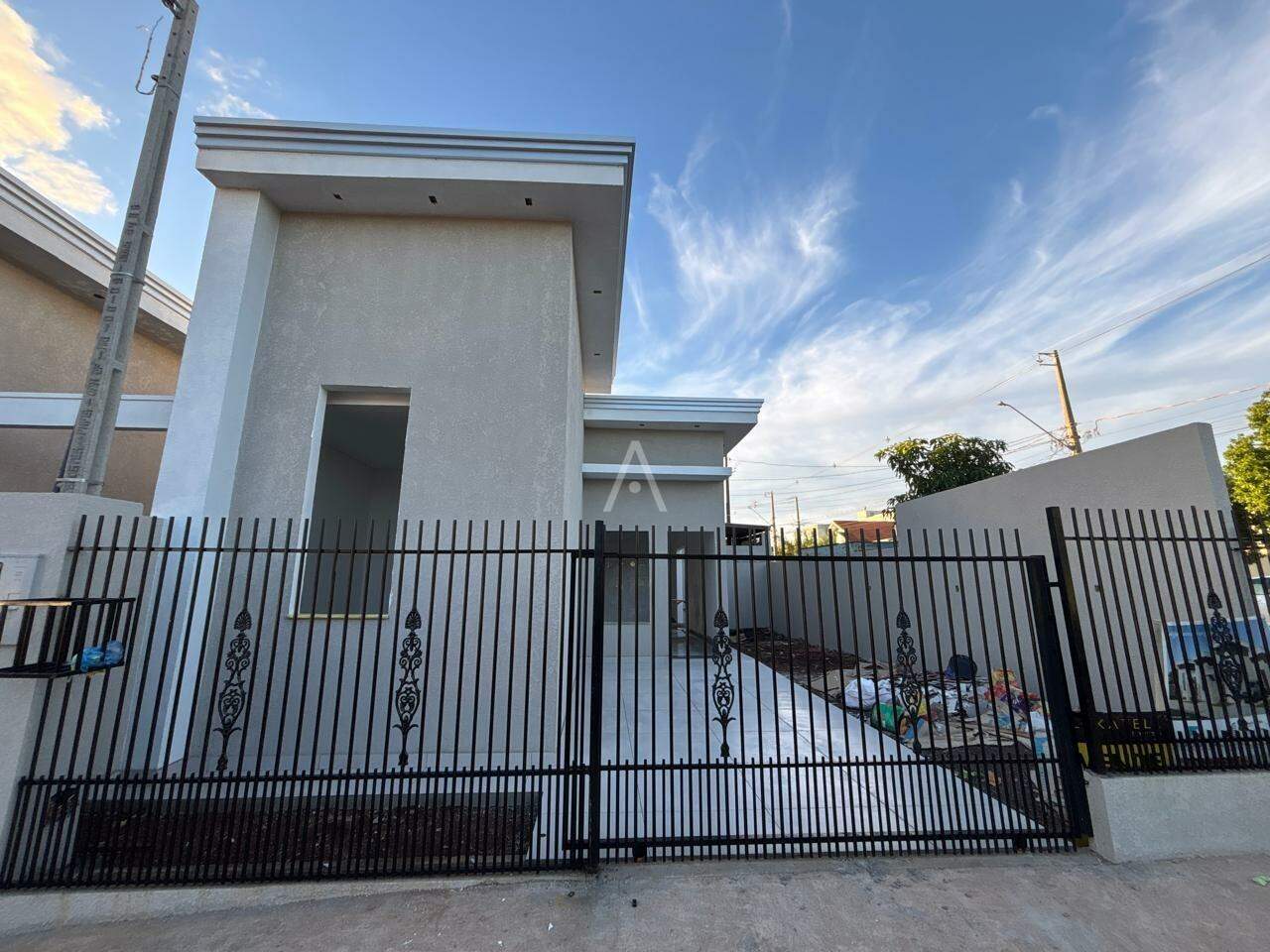 Casa Residencial para à venda no Bairro JARDIM COOPAGRO em TOLEDO: