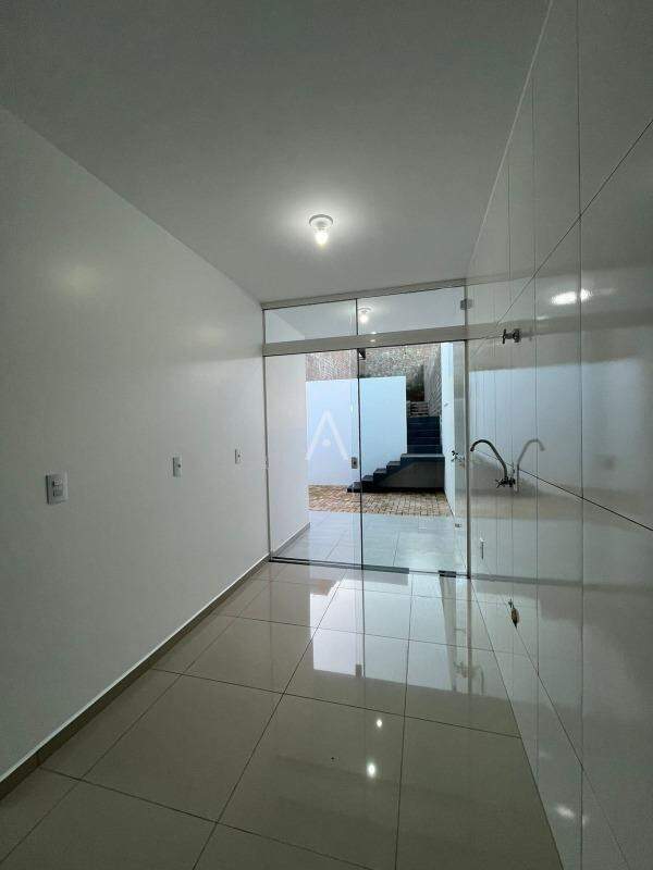 Casa Residencial para à venda no Bairro CASCAVEL VELHO em CASCAVEL: 