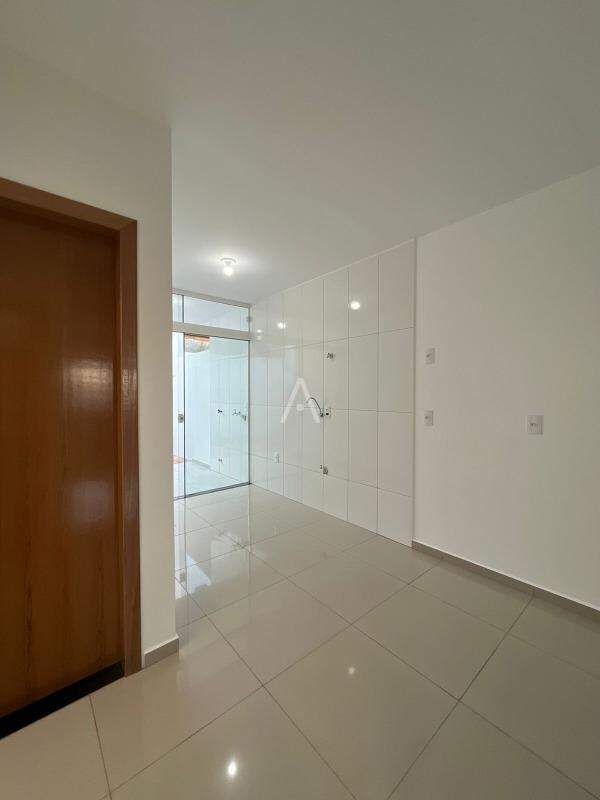 Casa Residencial para à venda no Bairro CASCAVEL VELHO em CASCAVEL: 