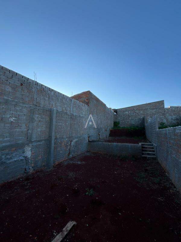 Casa Residencial para à venda no Bairro CASCAVEL VELHO em CASCAVEL: Fundos