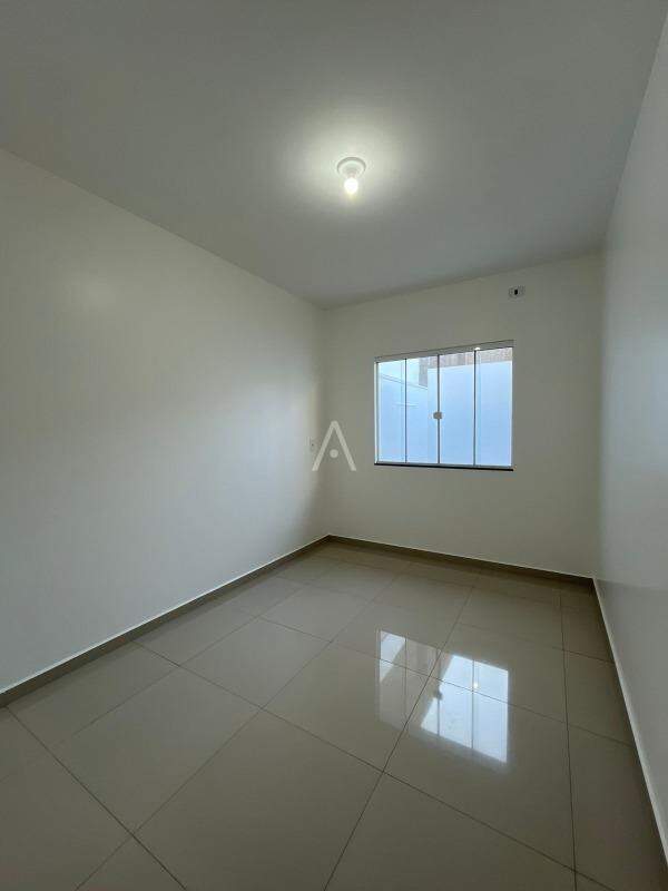 Casa Residencial para à venda no Bairro CASCAVEL VELHO em CASCAVEL: 