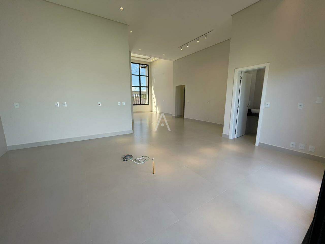 Casa Residencial para à venda no Bairro RECANTO TROPICAL em CASCAVEL: 