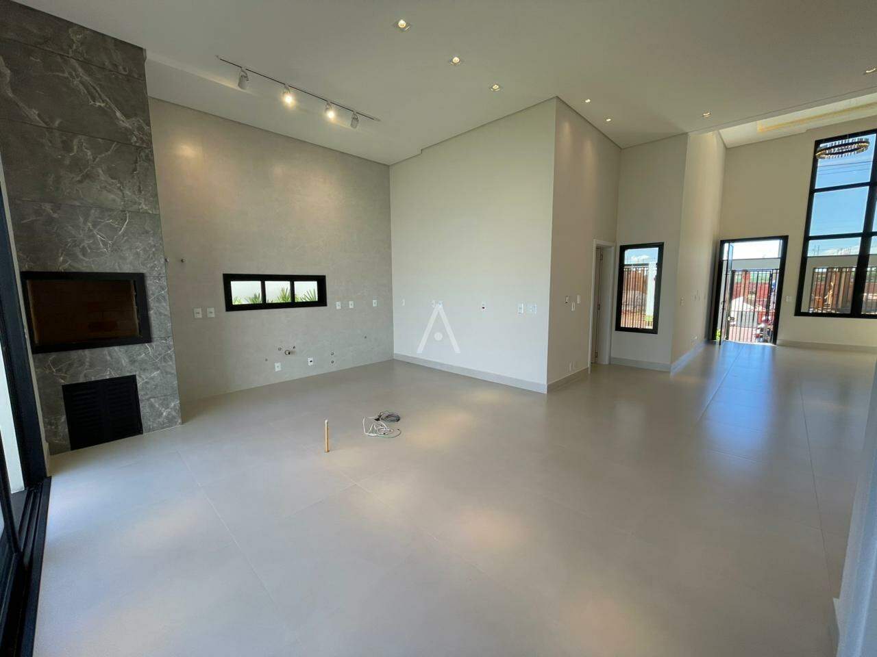 Casa Residencial para à venda no Bairro RECANTO TROPICAL em CASCAVEL: 