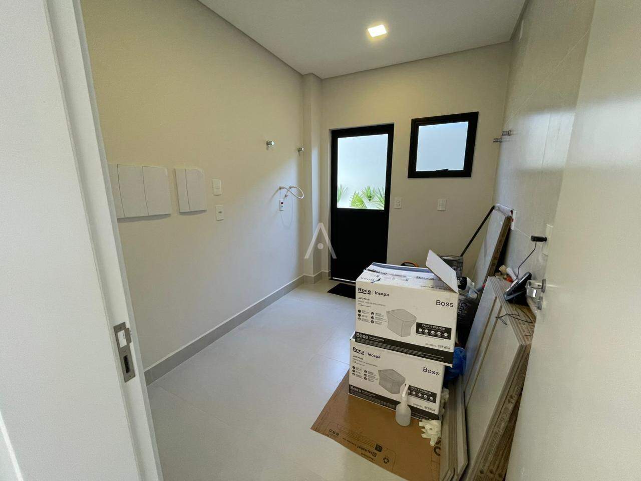 Casa Residencial para à venda no Bairro RECANTO TROPICAL em CASCAVEL: 