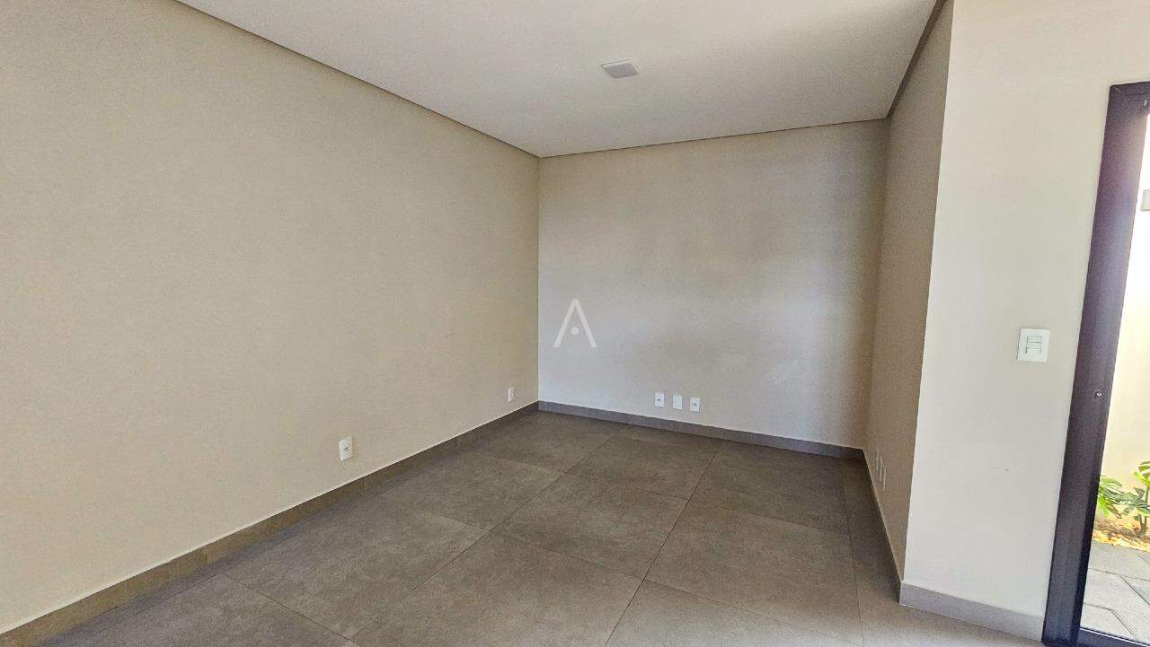 Sobrado para à venda no Bairro COUNTRY em CASCAVEL: