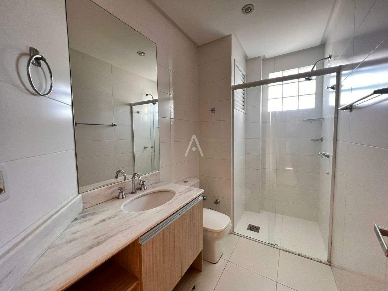 Apartamento para para aluguel no Bairro REGIAO DO LAGO em CASCAVEL: 