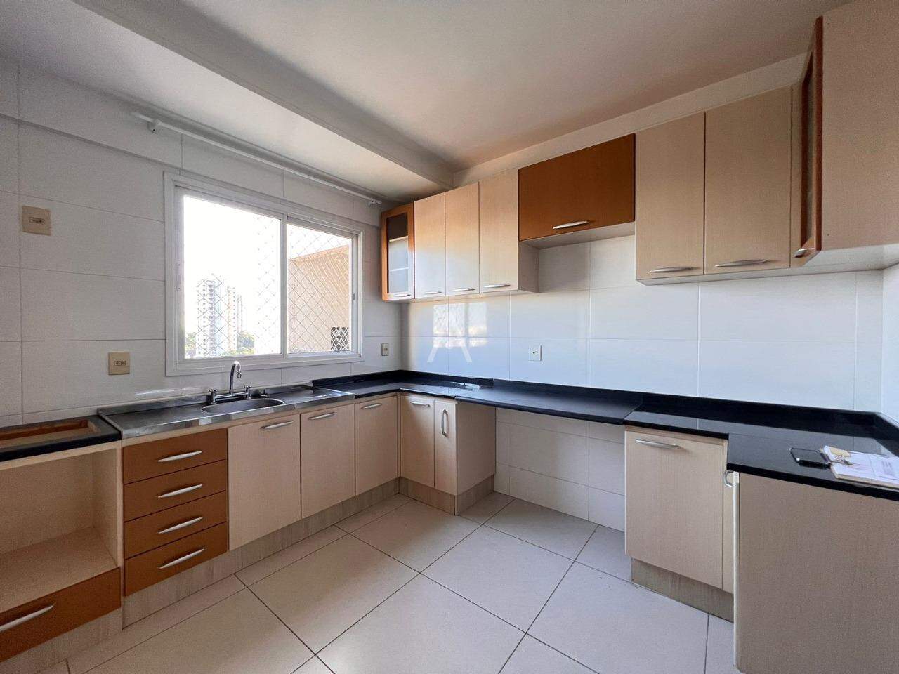 Apartamento para para aluguel no Bairro REGIAO DO LAGO em CASCAVEL: 