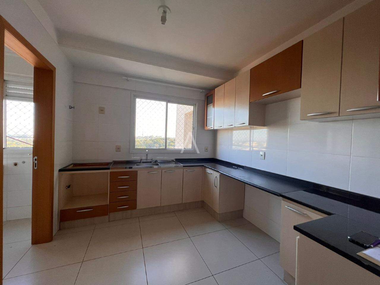 Apartamento para para aluguel no Bairro REGIAO DO LAGO em CASCAVEL: 