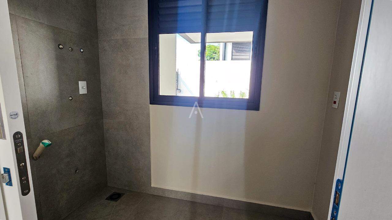 Sobrado para à venda no Bairro COUNTRY em CASCAVEL: