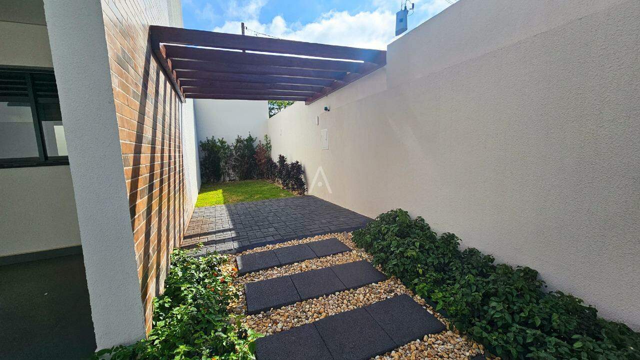 Sobrado para à venda no Bairro COUNTRY em CASCAVEL: