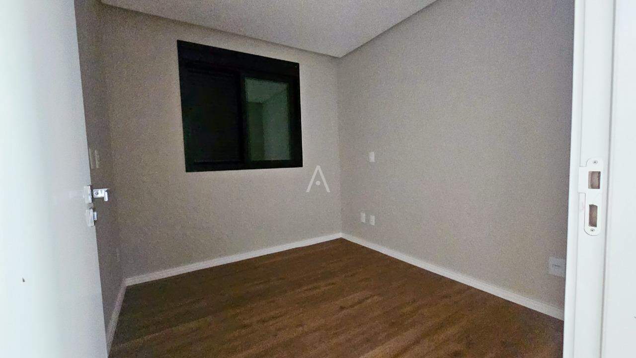 Sobrado para à venda no Bairro COUNTRY em CASCAVEL: