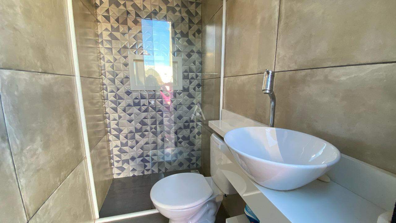 Casa Residencial para à venda no Bairro CANADA em CASCAVEL: