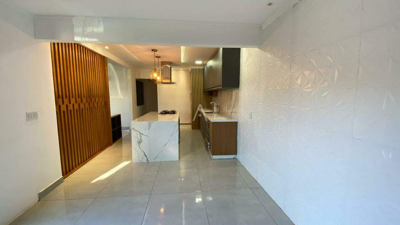 Casa Residencial para à venda no Bairro CANADA em CASCAVEL: