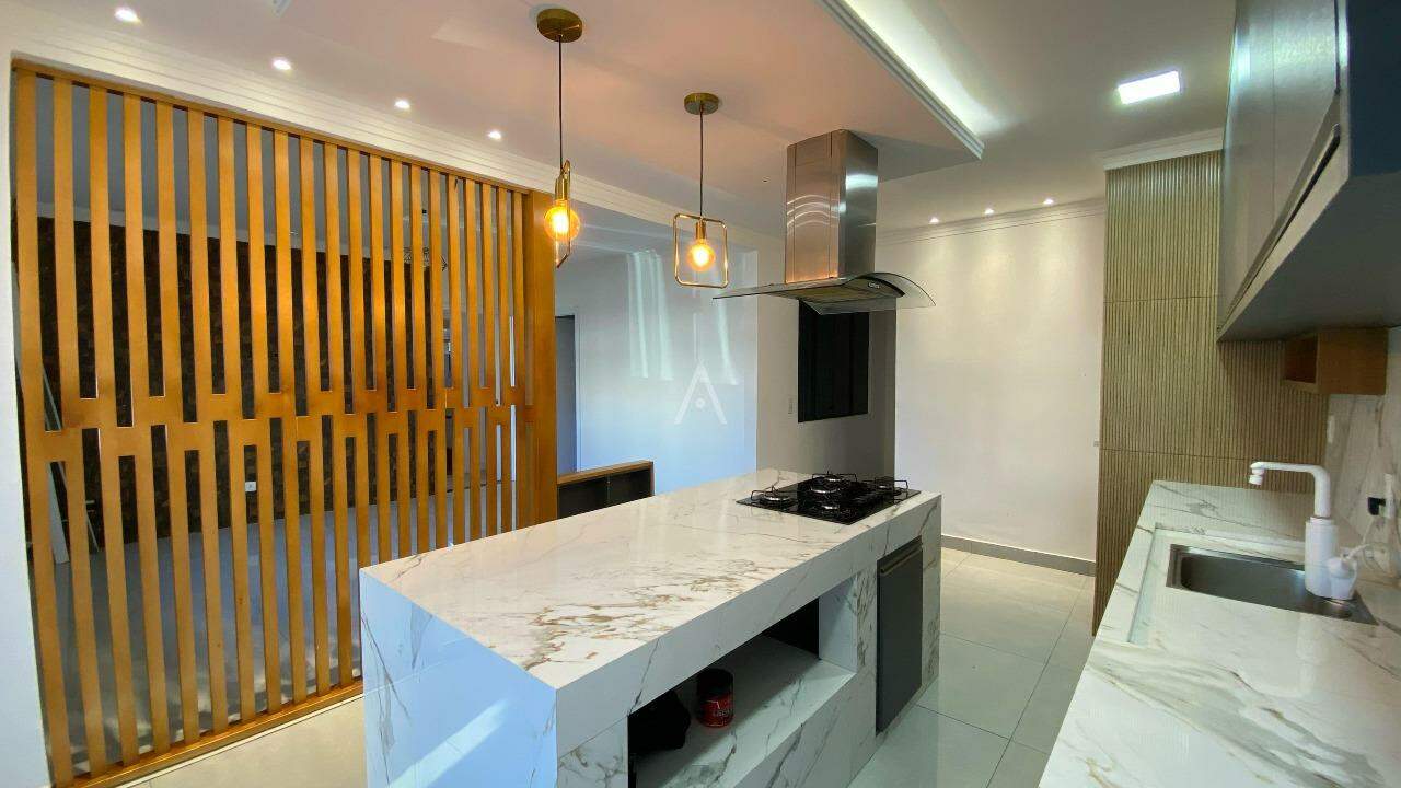 Casa Residencial para à venda no Bairro CANADA em CASCAVEL: