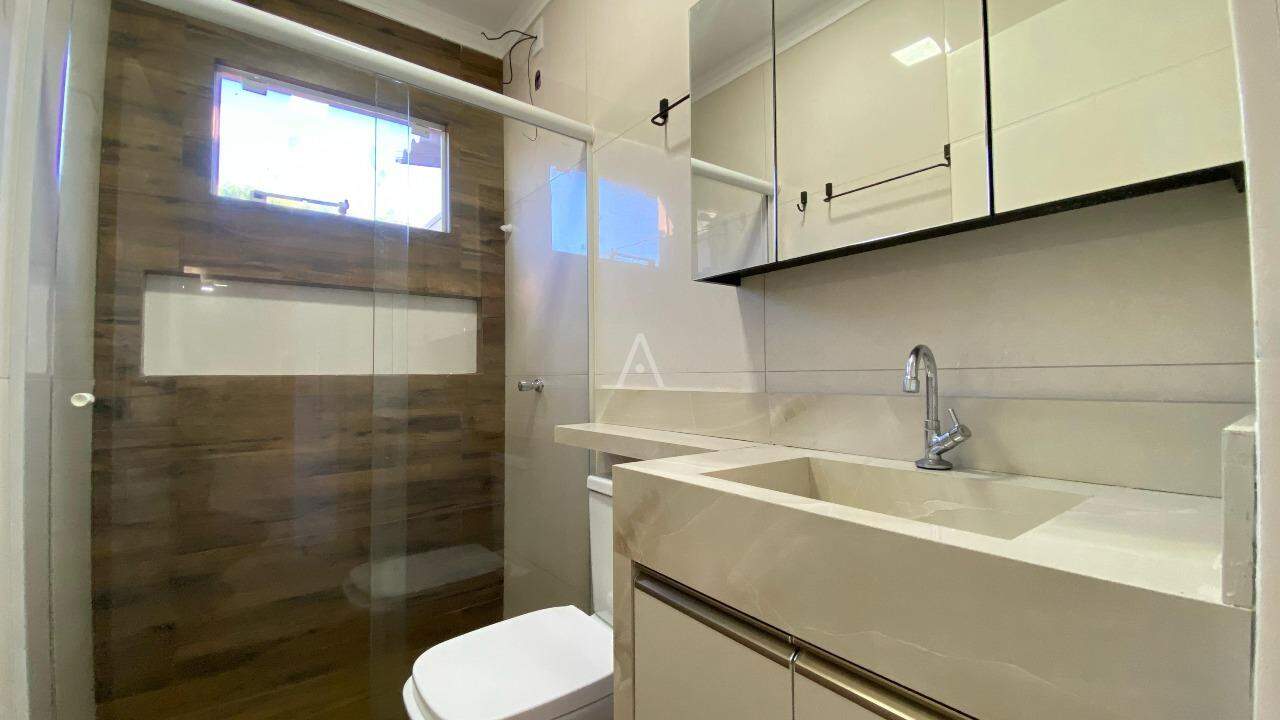 Casa Residencial para à venda no Bairro CANADA em CASCAVEL: