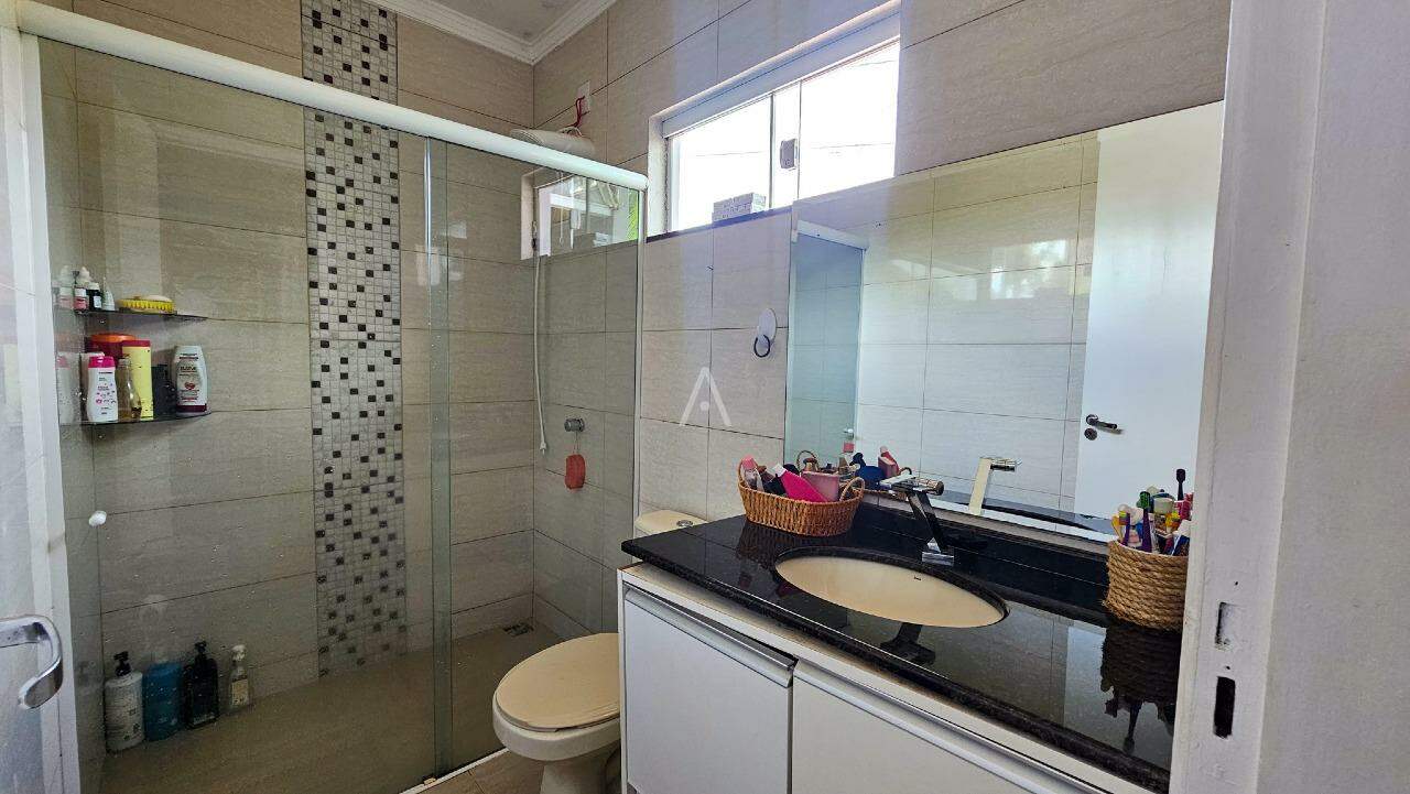 Casa Residencial para à venda no Bairro PARQUE VERDE em CASCAVEL: 
