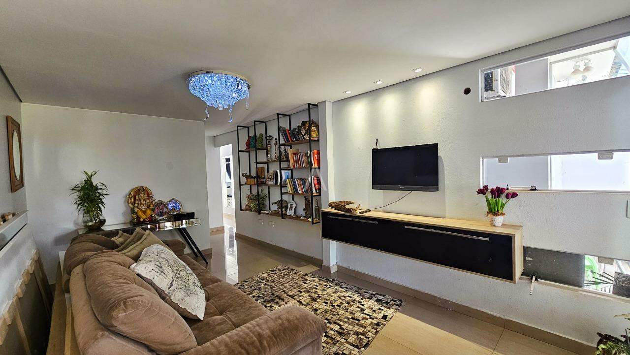 Casa Residencial para à venda no Bairro PARQUE VERDE em CASCAVEL: 