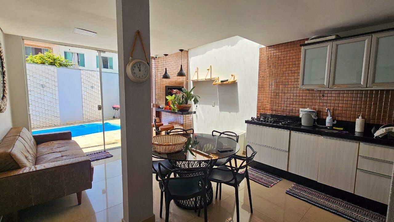 Casa Residencial para à venda no Bairro PARQUE VERDE em CASCAVEL: 