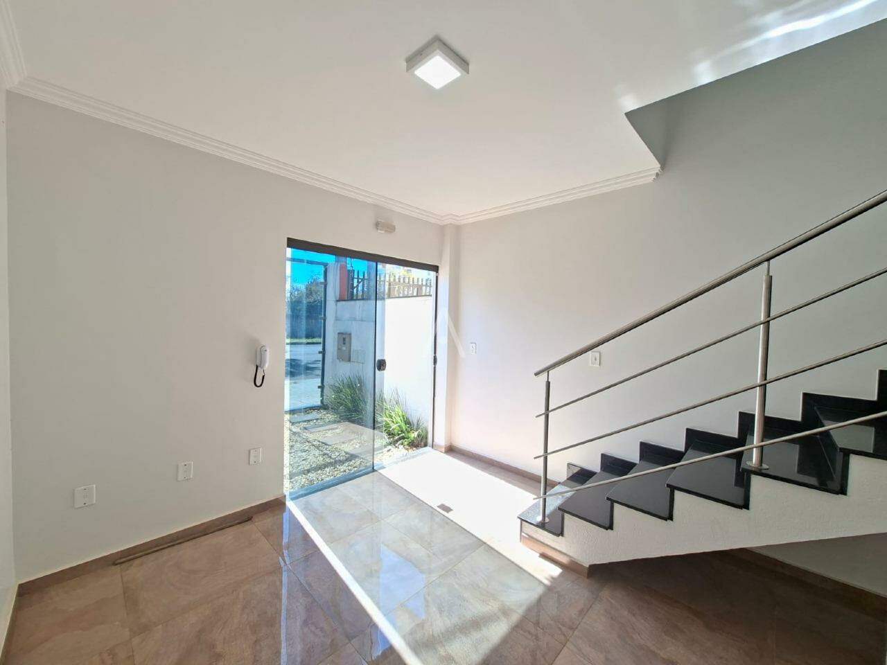 Casa Comercial para para aluguel no Bairro NEVA em CASCAVEL: Recepção