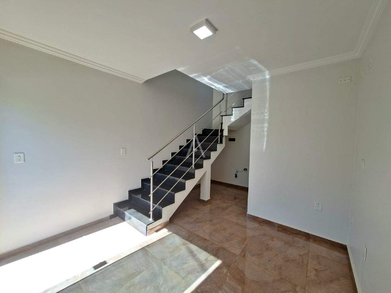 Casa Comercial para para aluguel no Bairro NEVA em CASCAVEL: Recepção