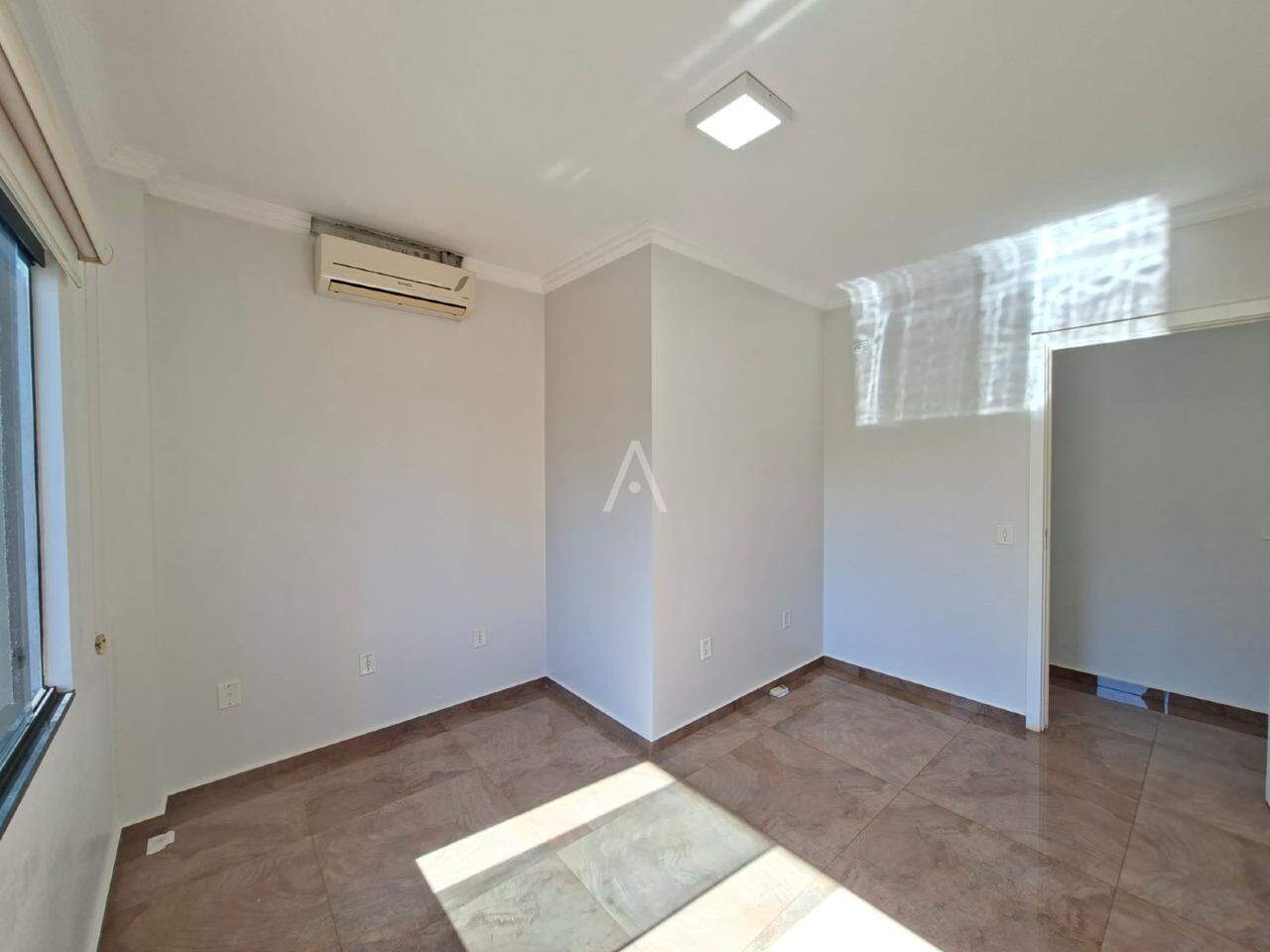 Casa Comercial para para aluguel no Bairro NEVA em CASCAVEL: Sala02