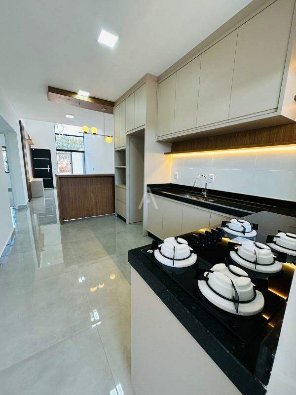 Casa Residencial para à venda no Bairro RECANTO TROPICAL em CASCAVEL: 