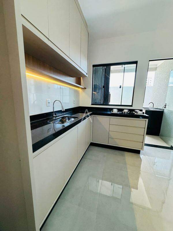 Casa Residencial para à venda no Bairro RECANTO TROPICAL em CASCAVEL: 