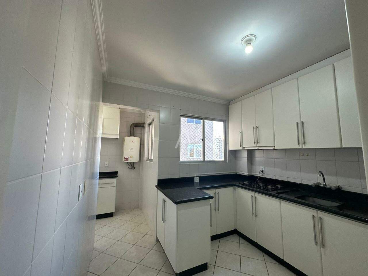 Apartamento para para aluguel no Bairro CENTRO em CASCAVEL: COZINHA