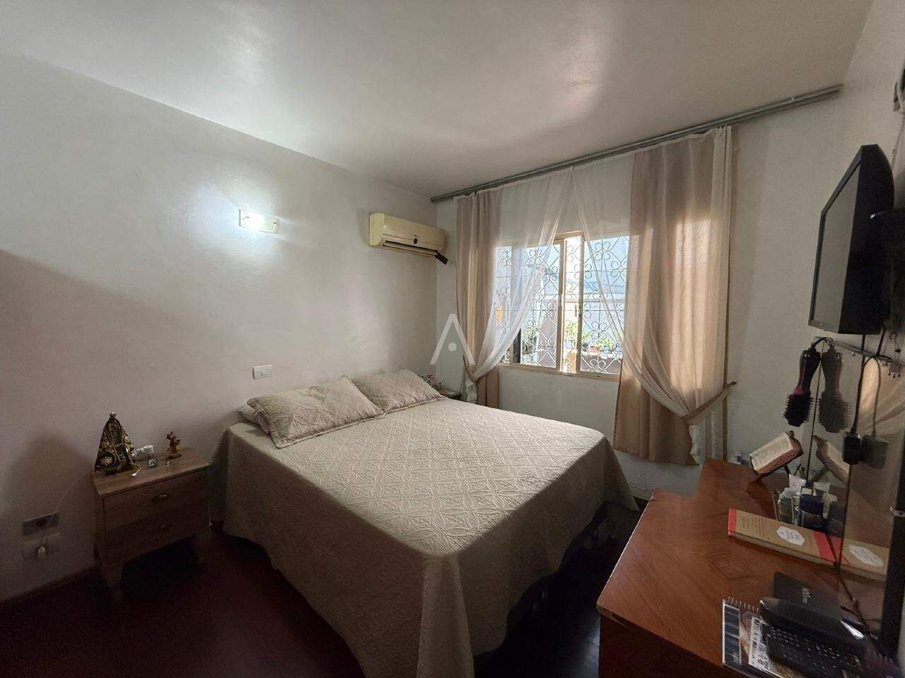Casa Residencial para à venda no Bairro CENTRO em CASCAVEL: 