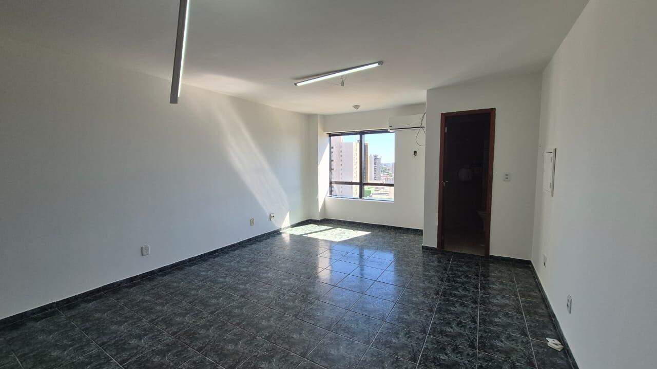 Sala Comercial para para aluguel no Bairro CENTRO em CASCAVEL: 