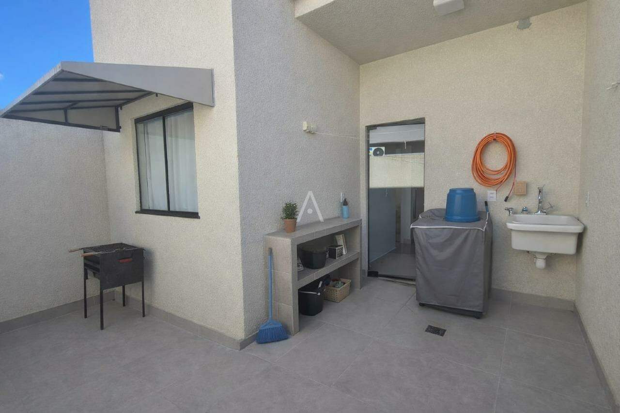 Casa Residencial para para aluguel no Bairro Vista Linda em CASCAVEL: LAVANDERIA