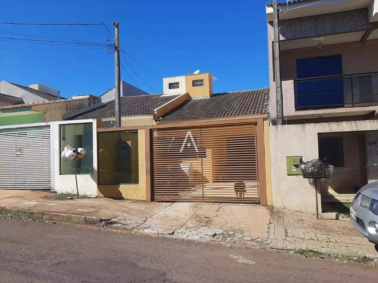 Casa Residencial para à venda no Bairro CANADA em CASCAVEL: 