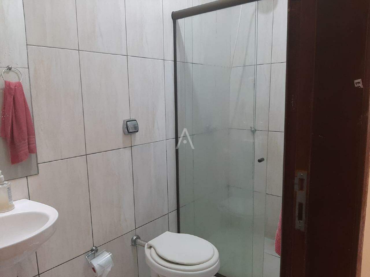 Casa Residencial para à venda no Bairro CANADA em CASCAVEL: 