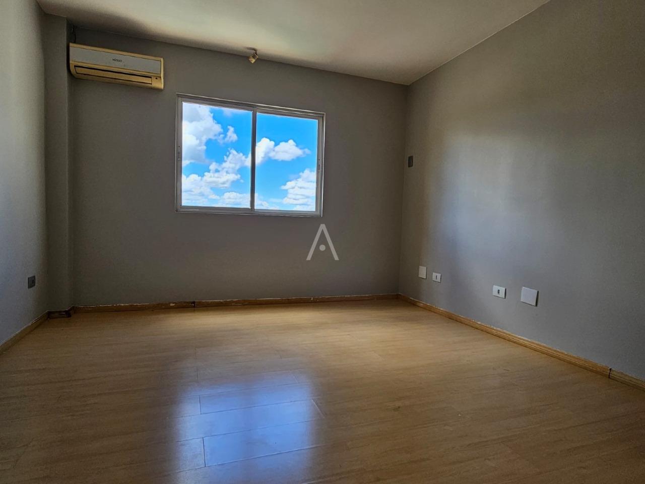 Sobrado para à venda no Bairro CENTRO em CASCAVEL: 