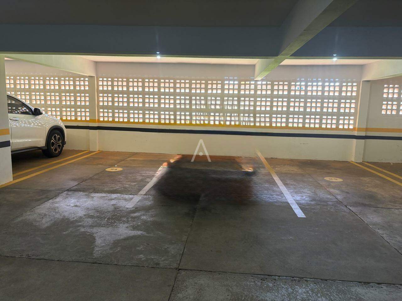 Apartamento para à venda no Bairro CENTRO em CASCAVEL: vaga23