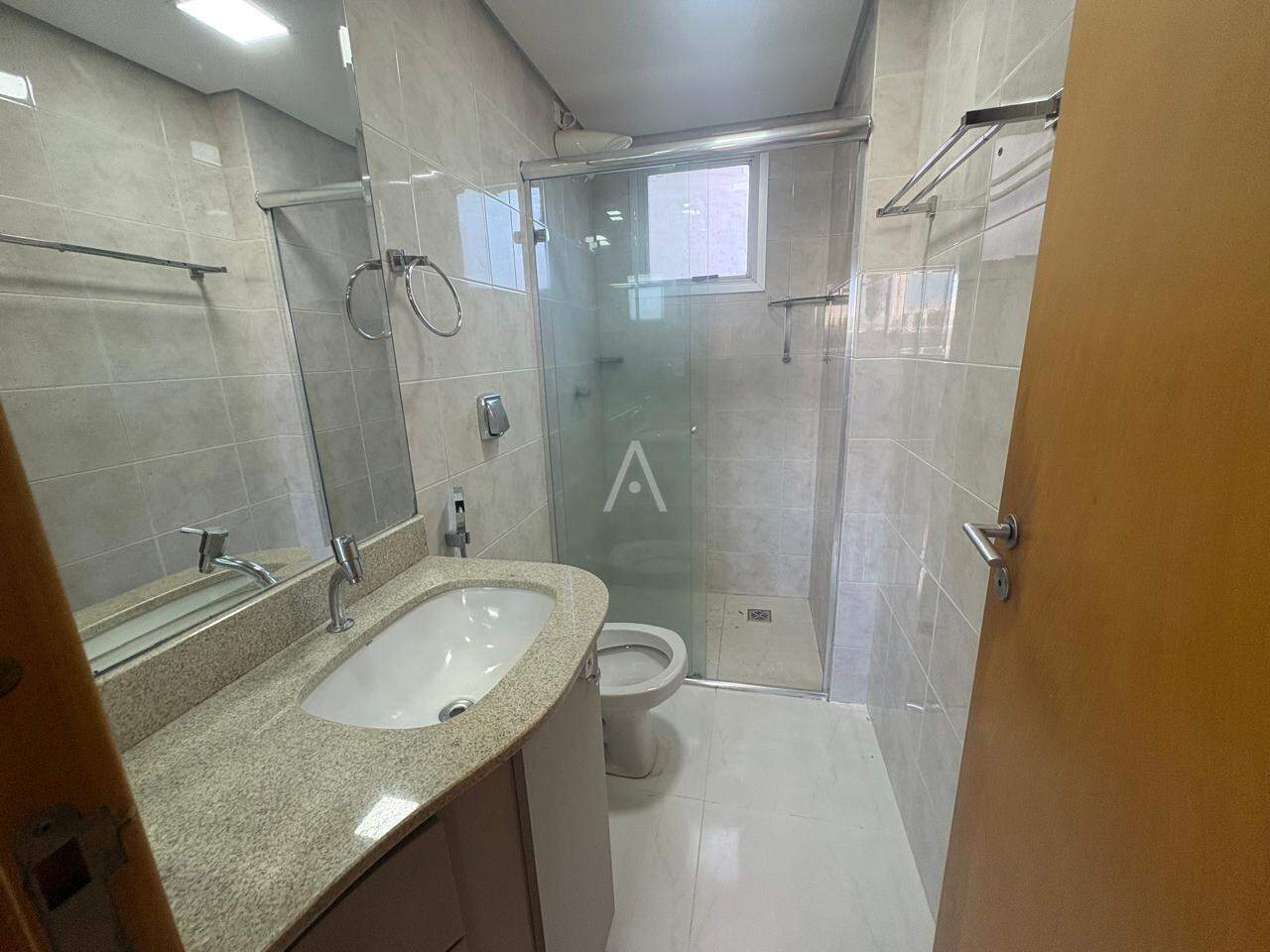 Apartamento para à venda no Bairro CENTRO em CASCAVEL: banheiro suite