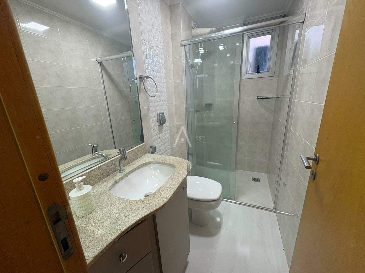 Apartamento para à venda no Bairro CENTRO em CASCAVEL: banheiro social