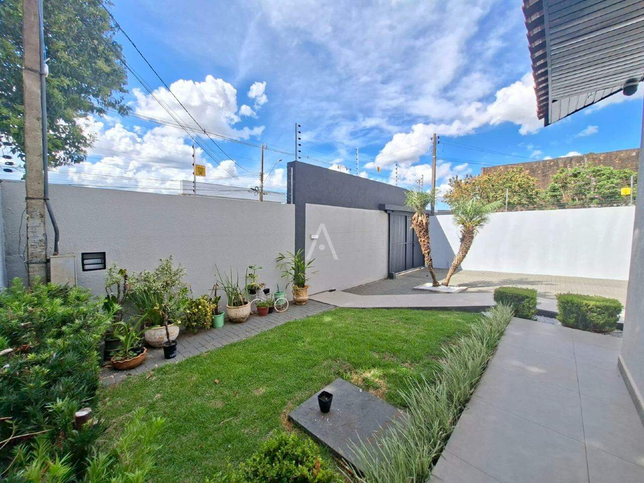 Casa Residencial para à venda no Bairro Pioneiros Catarinenses em CASCAVEL: 