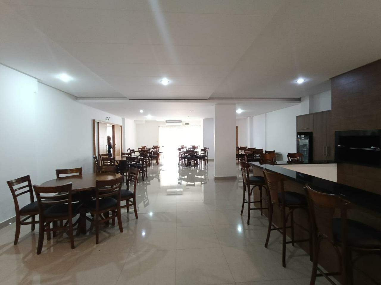 Apartamento para para aluguel no Bairro CENTRO em CASCAVEL: 