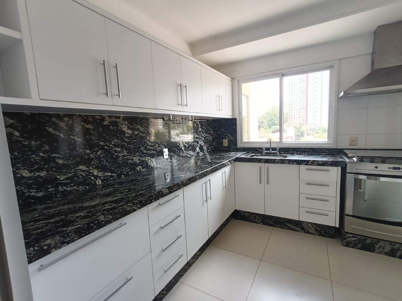 Apartamento para para aluguel no Bairro CENTRO em CASCAVEL: 