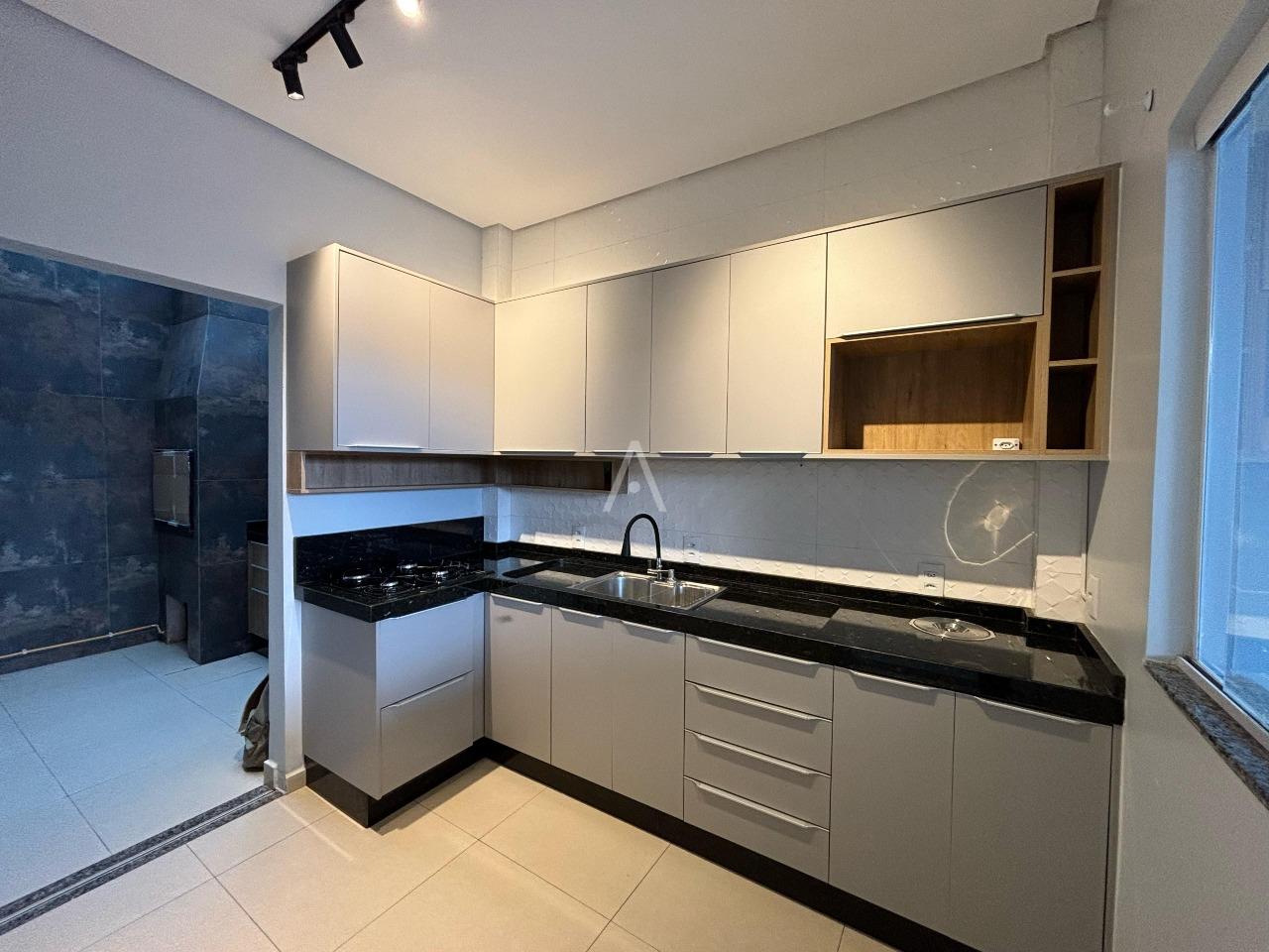 Sobrado para à venda no Bairro NEVA em CASCAVEL: 