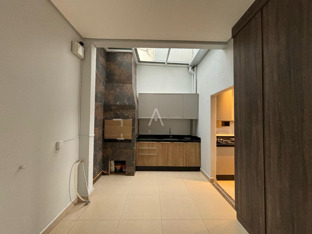 Sobrado para à venda no Bairro NEVA em CASCAVEL: 