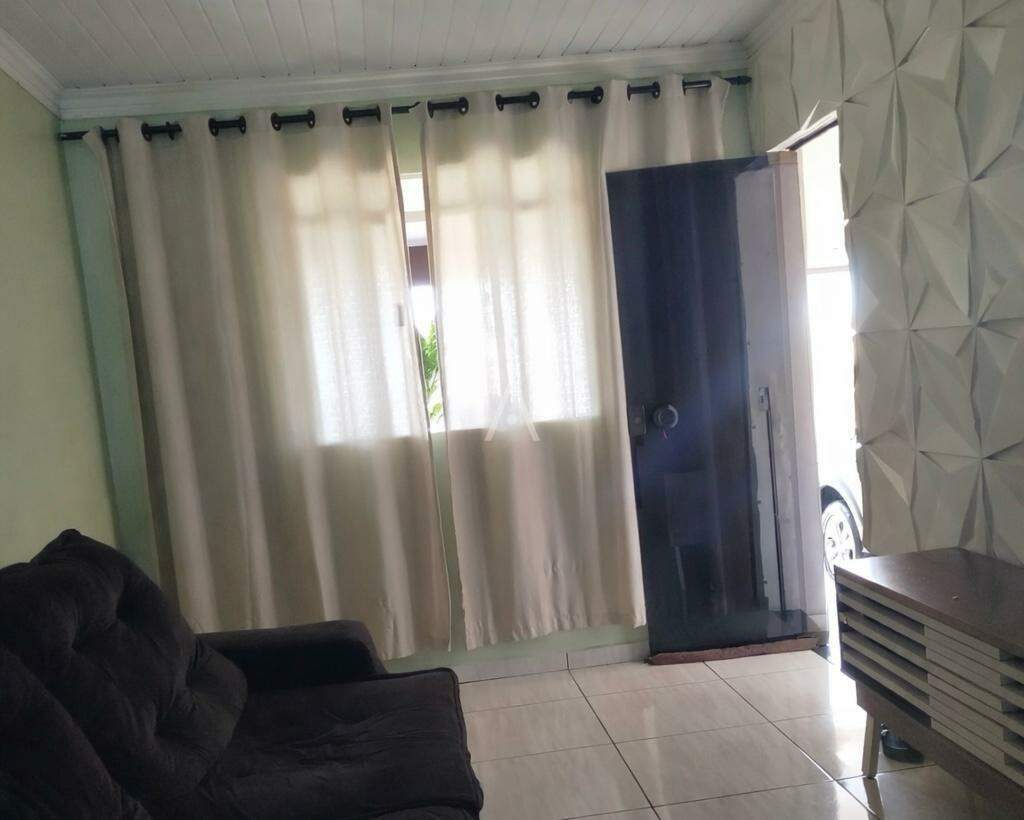 Casa Residencial para à venda no Bairro PINHEIRINHO em TOLEDO: