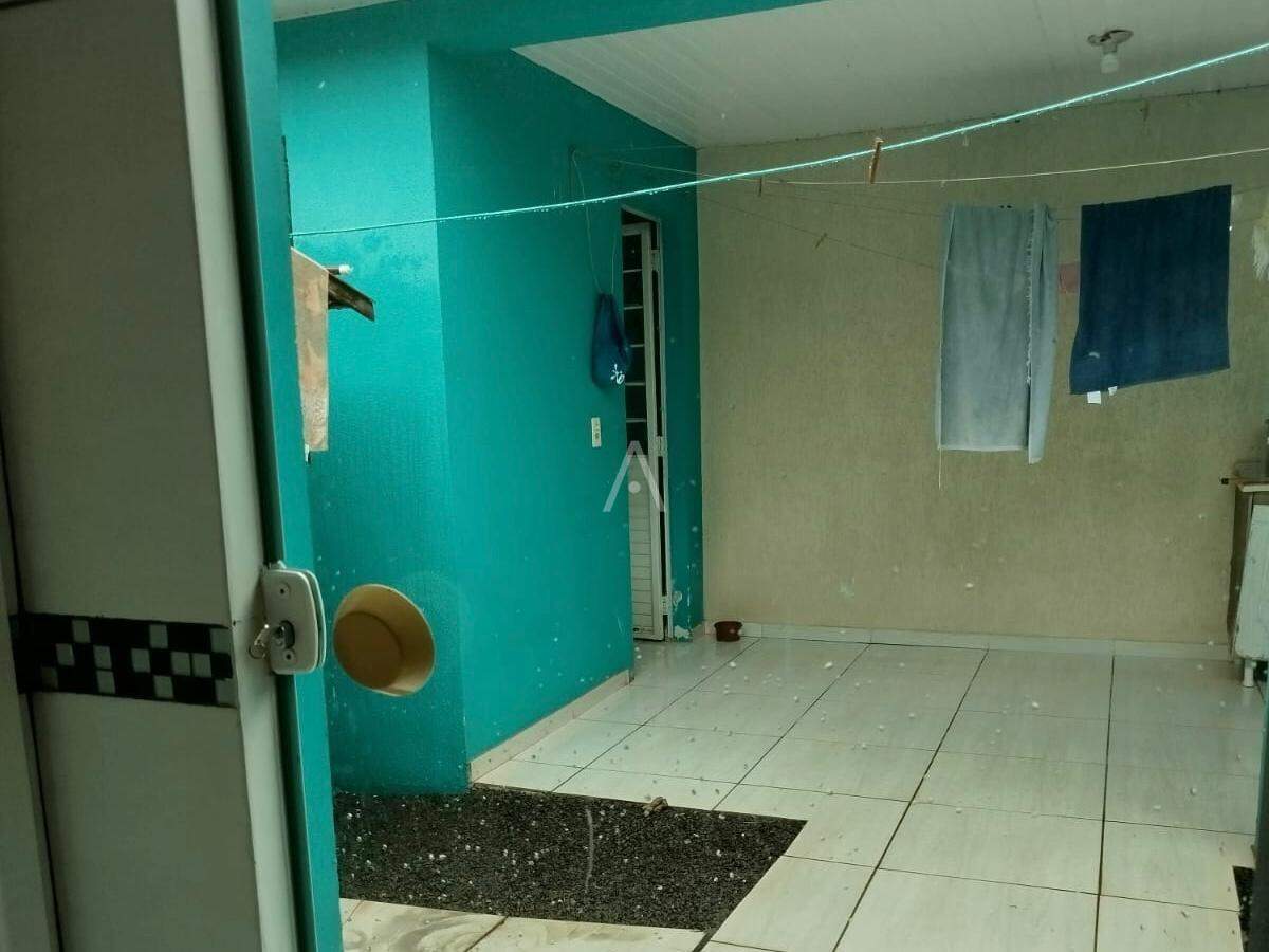 Casa Residencial para à venda no Bairro PINHEIRINHO em TOLEDO: