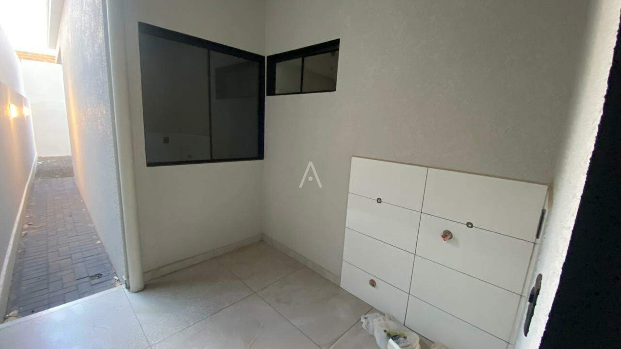 Casa Residencial para à venda no Bairro PINHEIRINHO em TOLEDO: