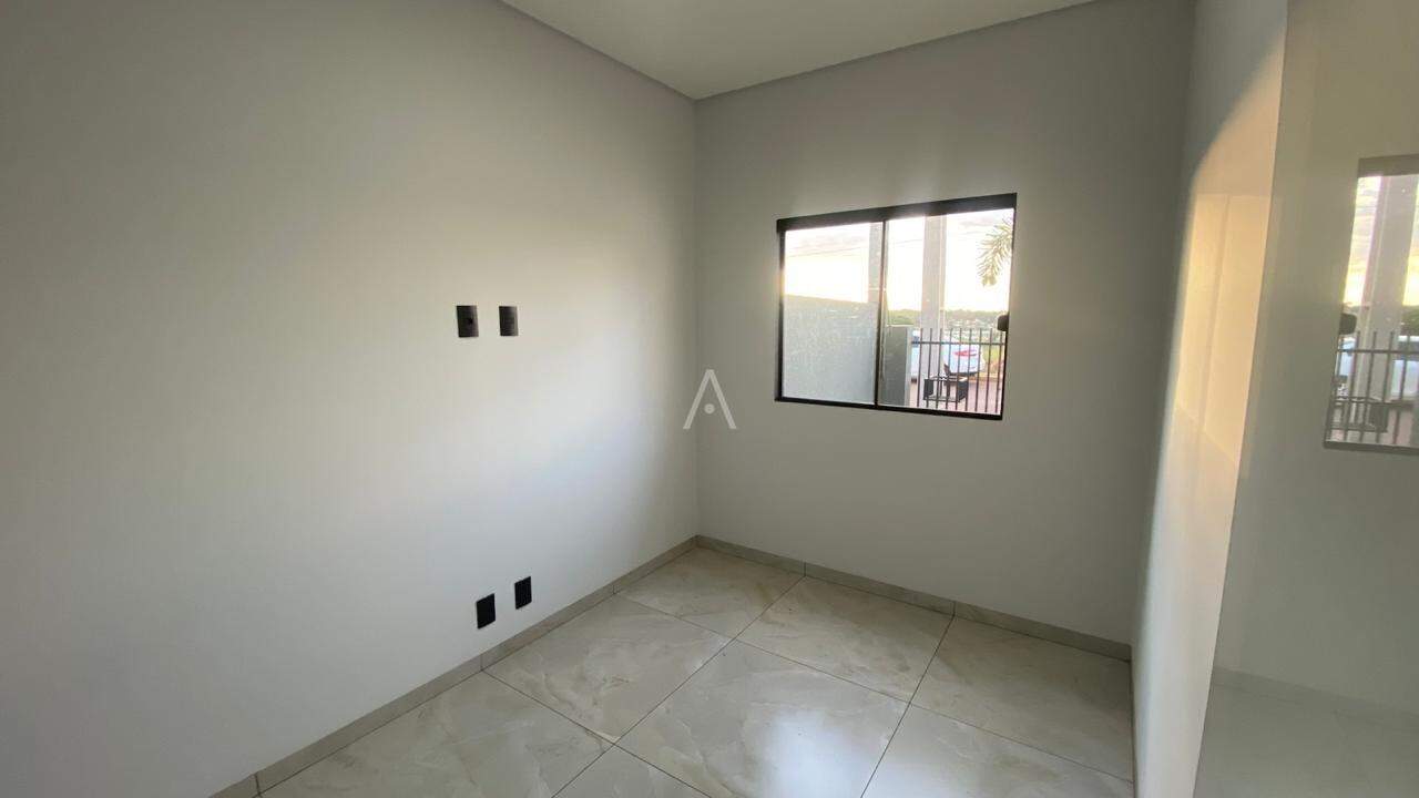 Casa Residencial para à venda no Bairro PINHEIRINHO em TOLEDO: 