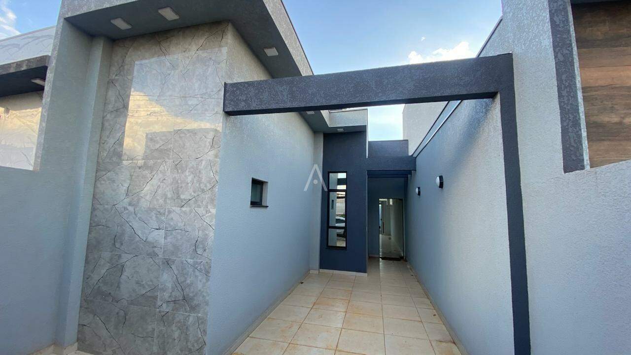 Casa Residencial para à venda no Bairro PINHEIRINHO em TOLEDO: 
